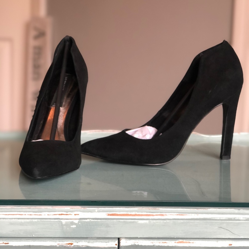 Steve Madden/ Black Suede/ Pumps/ Heels
